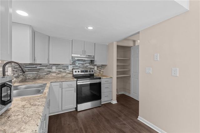 813 N 70th Street, Kansas City, KS 66112