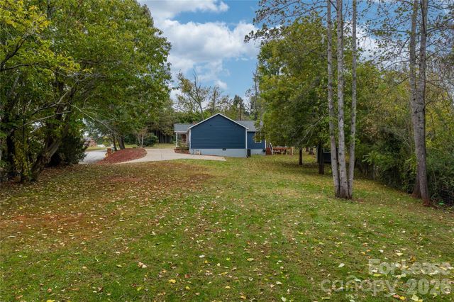 1515 Berkley Street SW, Lenoir, NC 28645