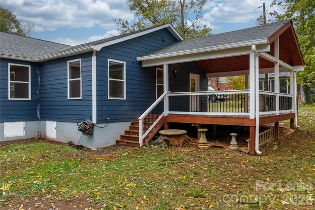 1515 Berkley Street SW, Lenoir, NC 28645