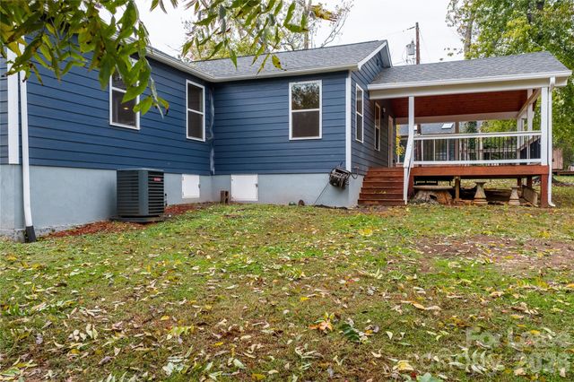 1515 Berkley Street SW, Lenoir, NC 28645