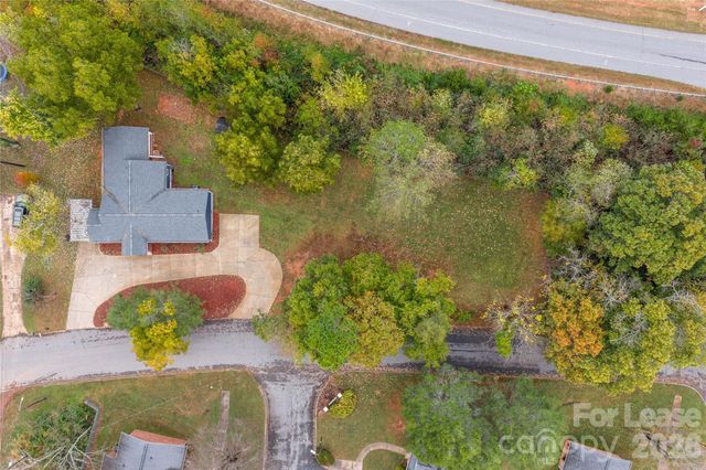 1515 Berkley Street SW, Lenoir, NC 28645