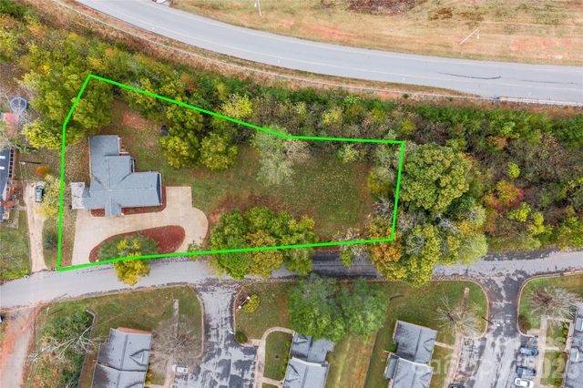 1515 Berkley Street SW, Lenoir, NC 28645