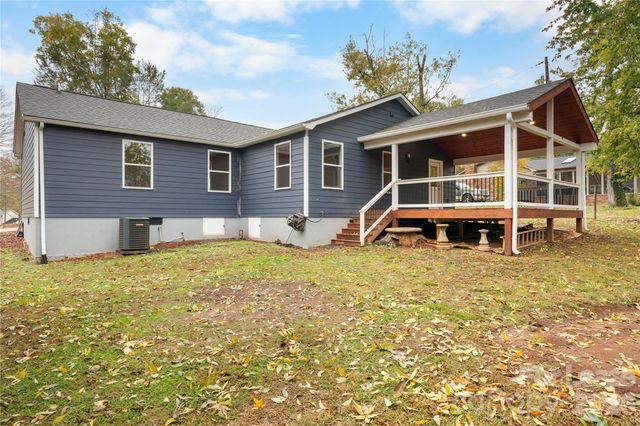 1515 Berkley Street SW, Lenoir, NC 28645