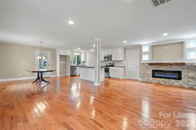 1515 Berkley Street SW, Lenoir, NC 28645
