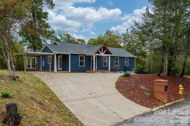 1515 Berkley Street SW, Lenoir, NC 28645