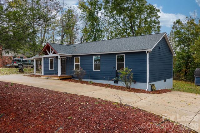 1515 Berkley Street SW, Lenoir, NC 28645
