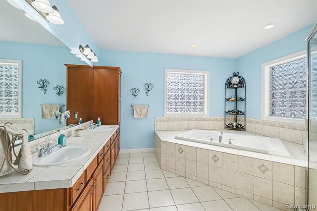 8399 Potter Road, Flushing, MI 48433