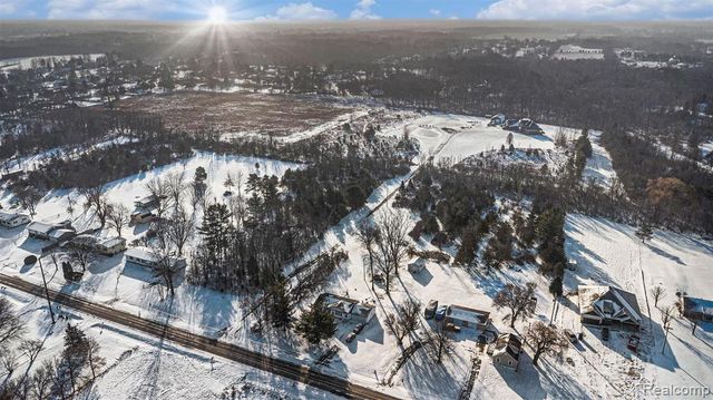 8399 Potter Road, Flushing, MI 48433