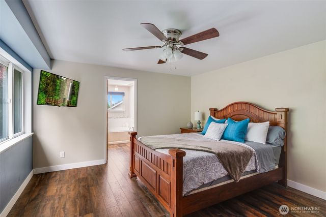 4844 NW Walgren Drive, Silverdale, WA 98383