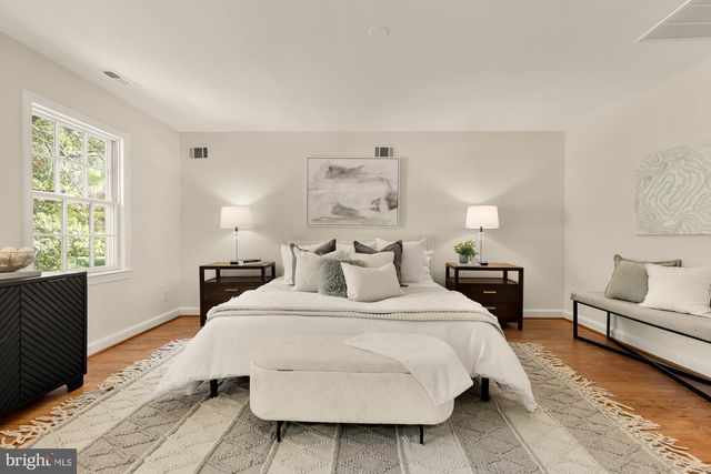 5300 ALTA VISTA RD, Bethesda, MD 20814