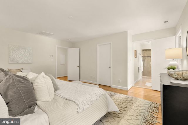 5300 ALTA VISTA RD, Bethesda, MD 20814