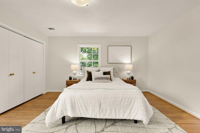 5300 ALTA VISTA RD, Bethesda, MD 20814