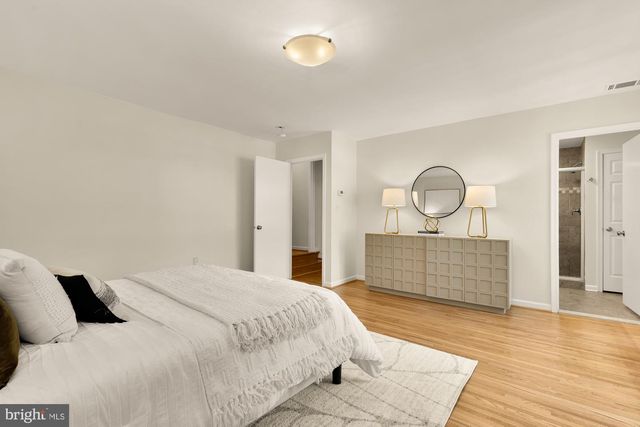 5300 ALTA VISTA RD, Bethesda, MD 20814