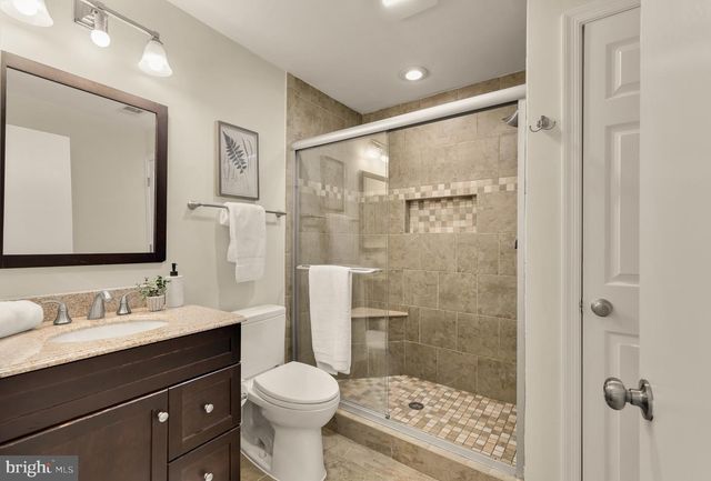5300 ALTA VISTA RD, Bethesda, MD 20814