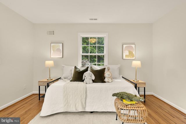 5300 ALTA VISTA RD, Bethesda, MD 20814