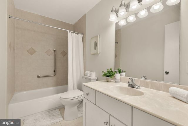 5300 ALTA VISTA RD, Bethesda, MD 20814