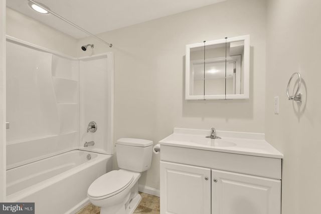 5300 ALTA VISTA RD, Bethesda, MD 20814