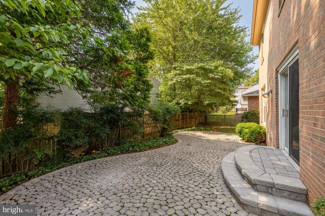 5300 ALTA VISTA RD, Bethesda, MD 20814