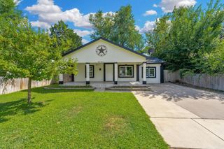 5727 E Castle Dr, Wichita, KS 67218