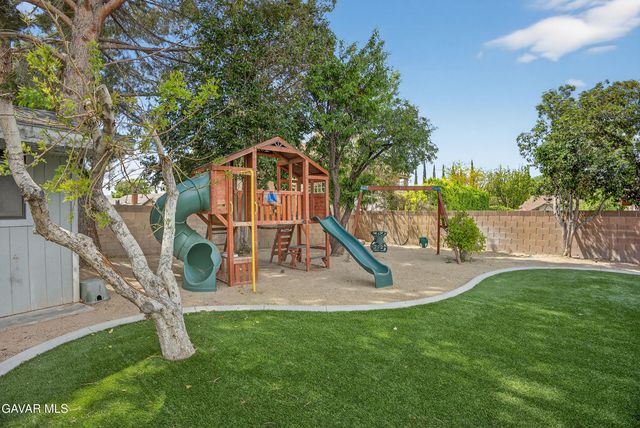 2112 W Avenue J12, Lancaster, CA 93536