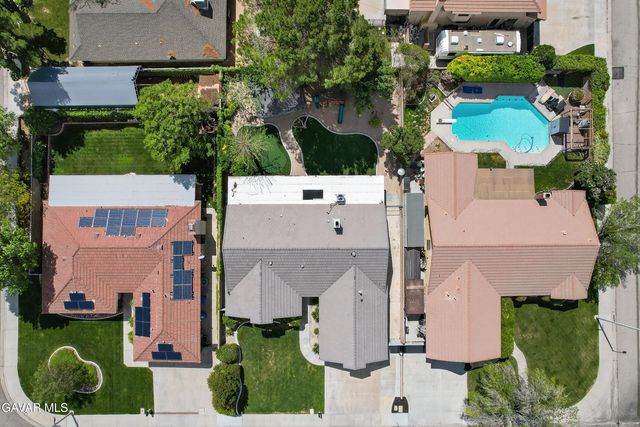 2112 W Avenue J12, Lancaster, CA 93536