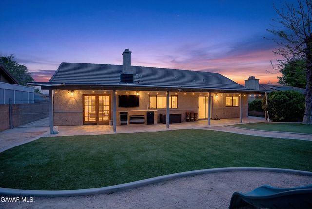 2112 W Avenue J12, Lancaster, CA 93536