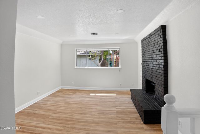 2112 W Avenue J12, Lancaster, CA 93536