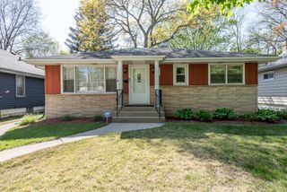 1316 N Ash Street, Waukegan, IL 60085