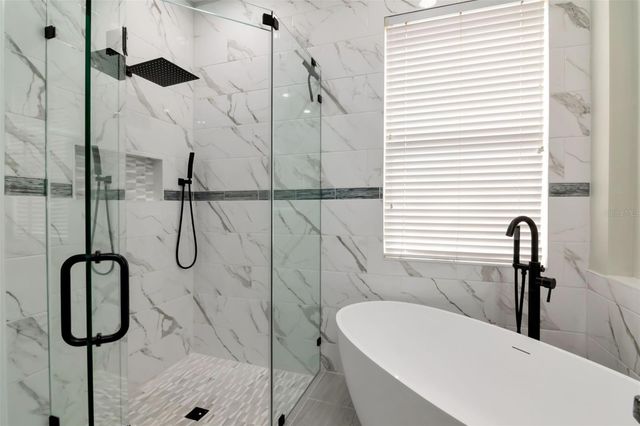 9401 GREENPOINTE DRIVE, Tampa, FL 33626