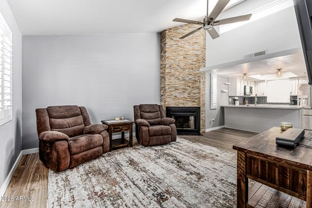 2020 W UNION HILLS Drive 209, Phoenix, AZ 85027