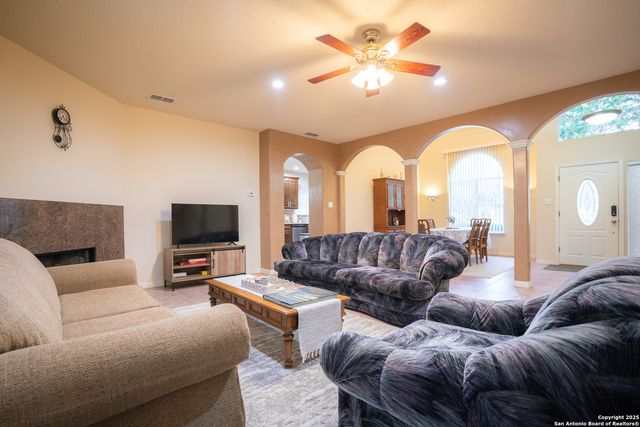 6935 W Hausman, San Antonio, TX 78249