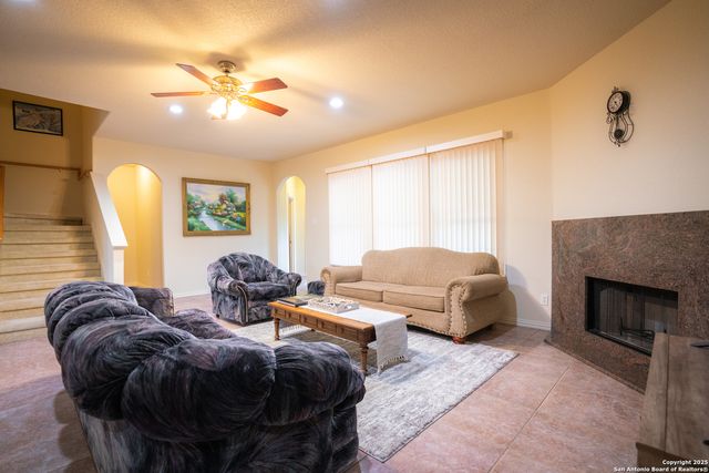 6935 W Hausman, San Antonio, TX 78249