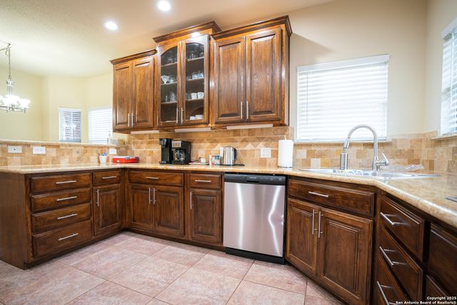 6935 W Hausman, San Antonio, TX 78249