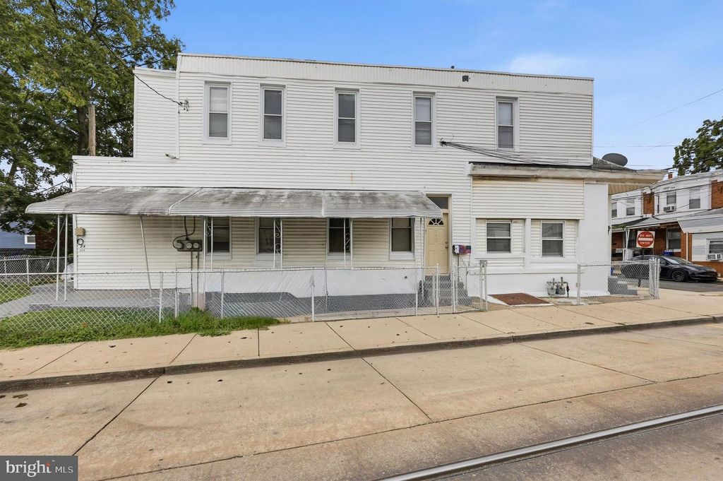943 MAPLE TER, DARBY, PA 19023 — photo 2