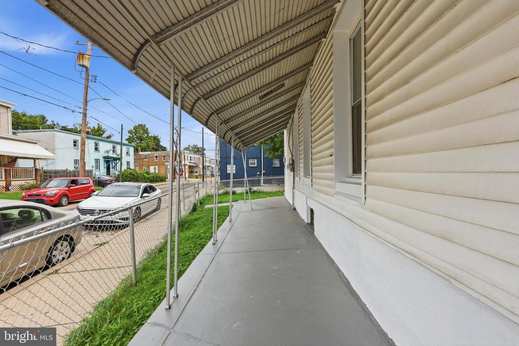 943 MAPLE TER, DARBY, PA 19023 — photo 3