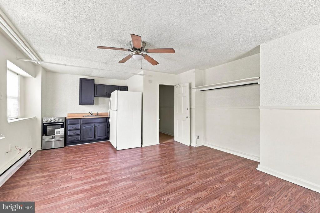 943 MAPLE TER, DARBY, PA 19023 — photo 4