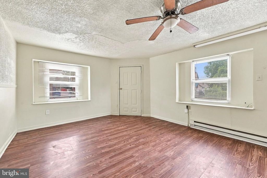 943 MAPLE TER, DARBY, PA 19023 — photo 5