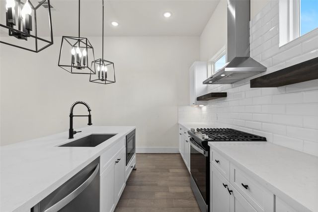 1406 W 21st Street B, Houston, TX 77008