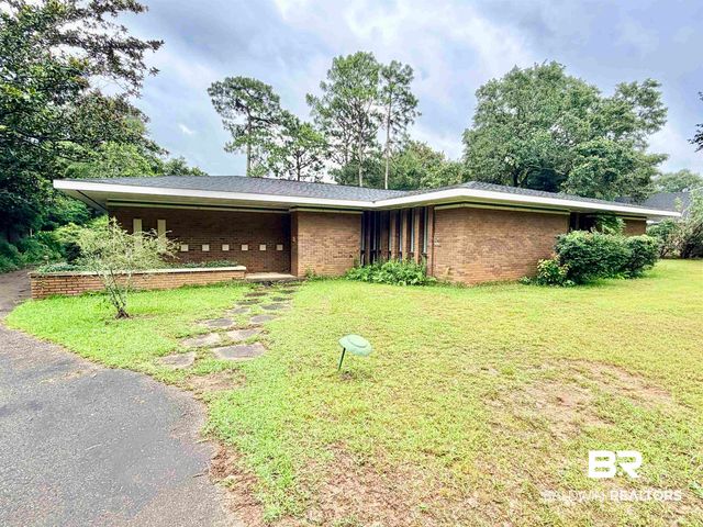 605 E Cumberland Road, Mobile, AL 36608