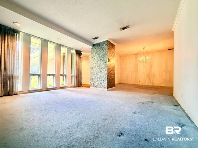 605 E Cumberland Road, Mobile, AL 36608