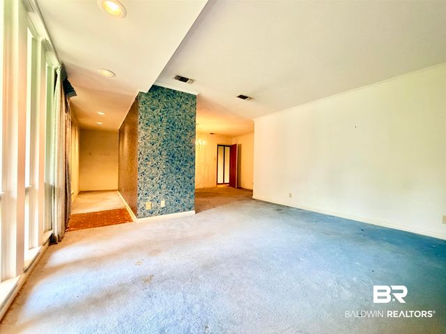 605 E Cumberland Road, Mobile, AL 36608