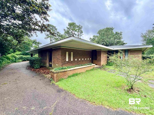 605 E Cumberland Road, Mobile, AL 36608
