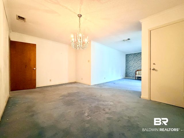 605 E Cumberland Road, Mobile, AL 36608