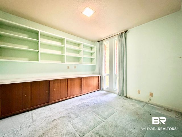605 E Cumberland Road, Mobile, AL 36608