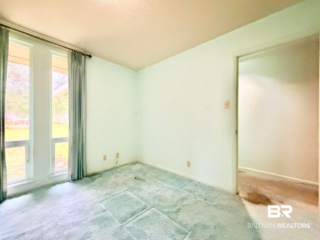 605 E Cumberland Road, Mobile, AL 36608