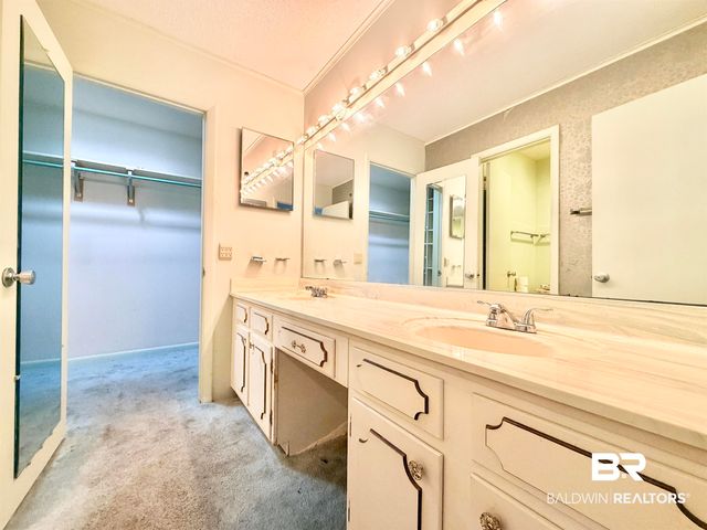 605 E Cumberland Road, Mobile, AL 36608