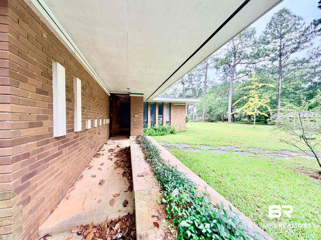 605 E Cumberland Road, Mobile, AL 36608