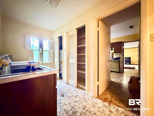 605 E Cumberland Road, Mobile, AL 36608