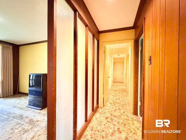 605 E Cumberland Road, Mobile, AL 36608