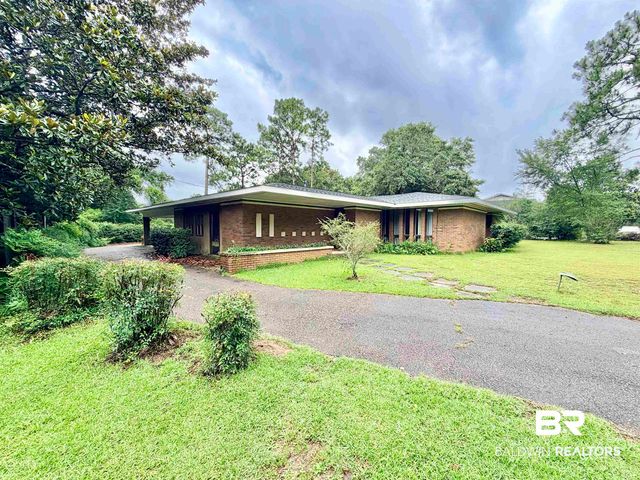 605 E Cumberland Road, Mobile, AL 36608